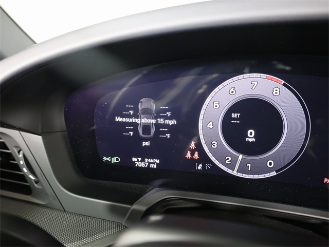 2025 Porsche 911 photo 16