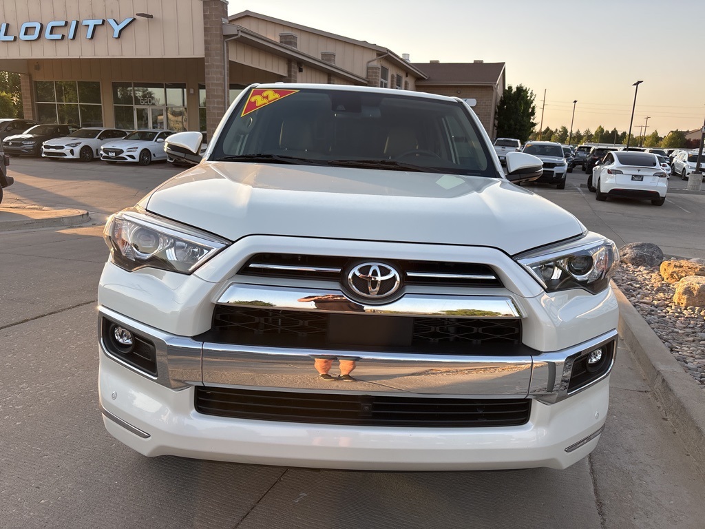 2022 Toyota 4Runner Limited photo 2