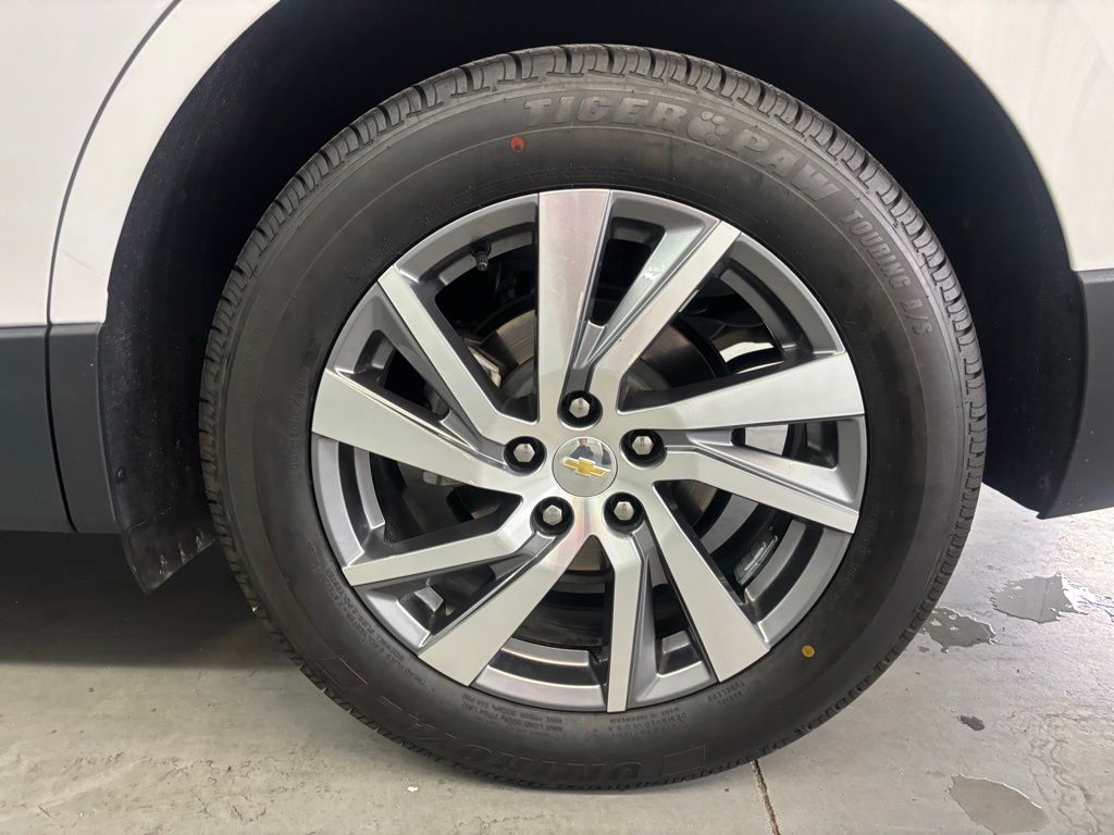 2022 Chevrolet Equinox LT photo 11