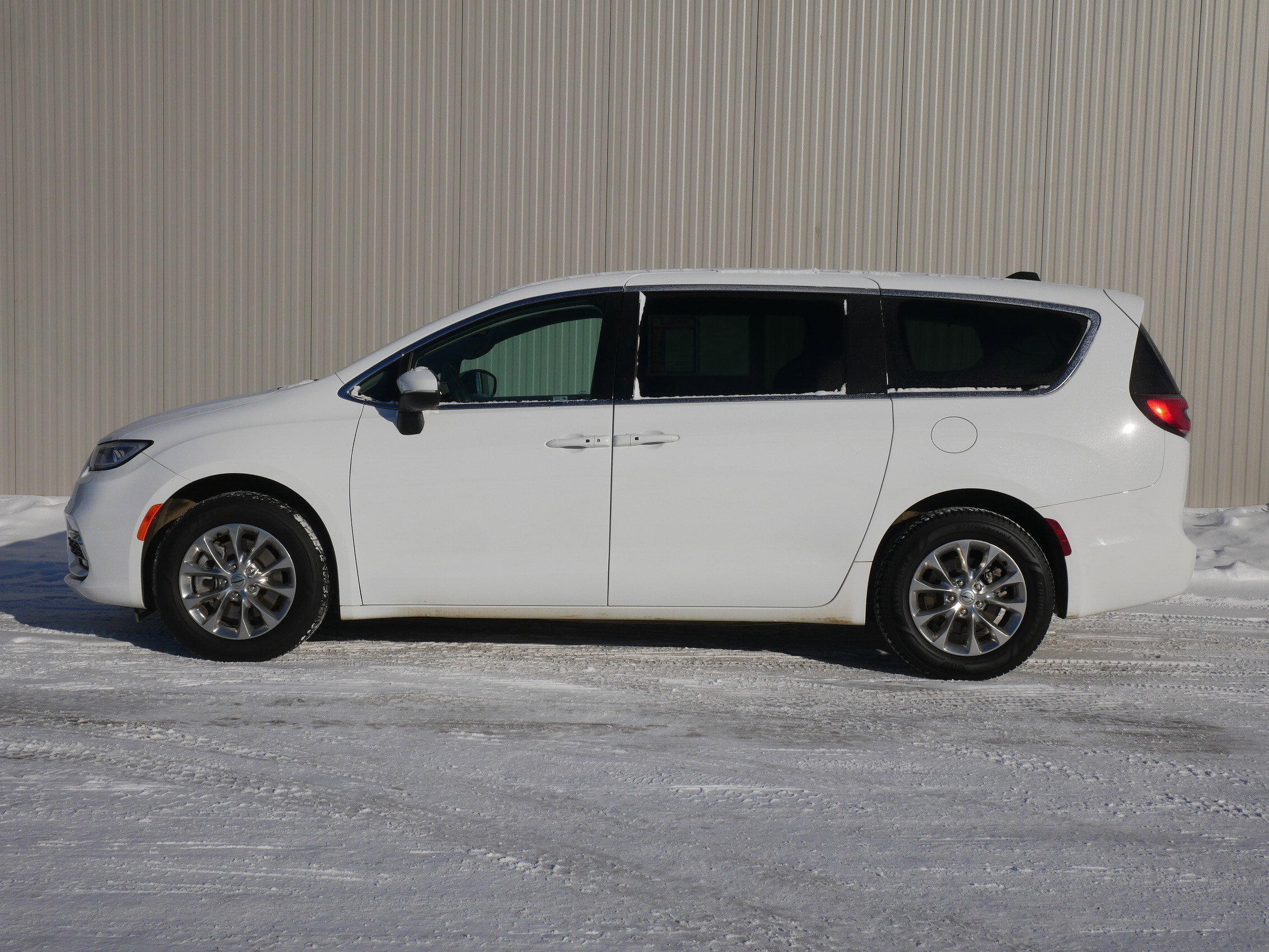 Used 2023 Chrysler Pacifica Touring L with VIN 2C4RC3BG7PR510565 for sale in Hastings, Minnesota