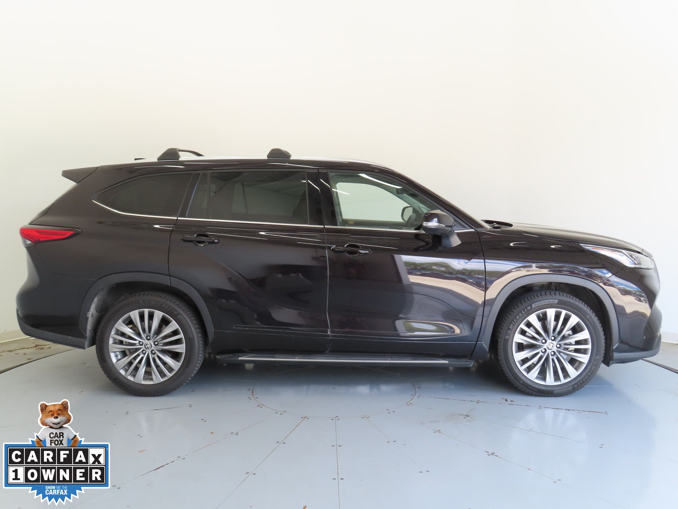 2020 Toyota Highlander Platinum photo 2