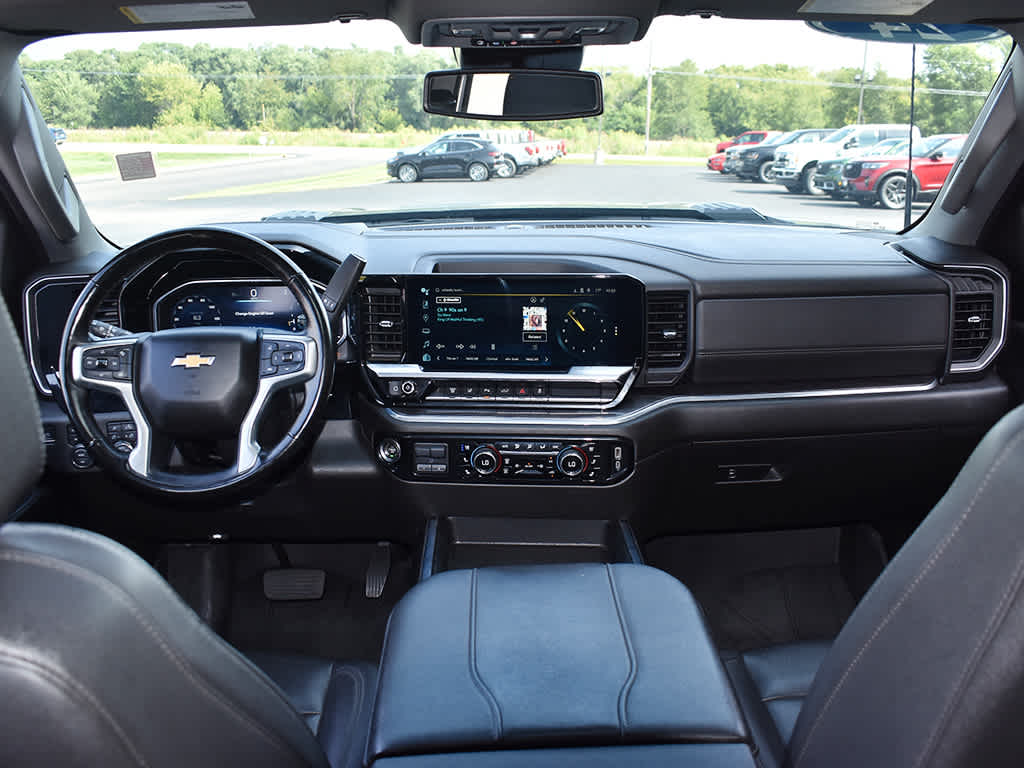 2024 Chevrolet Silverado 3500HD LTZ photo 4