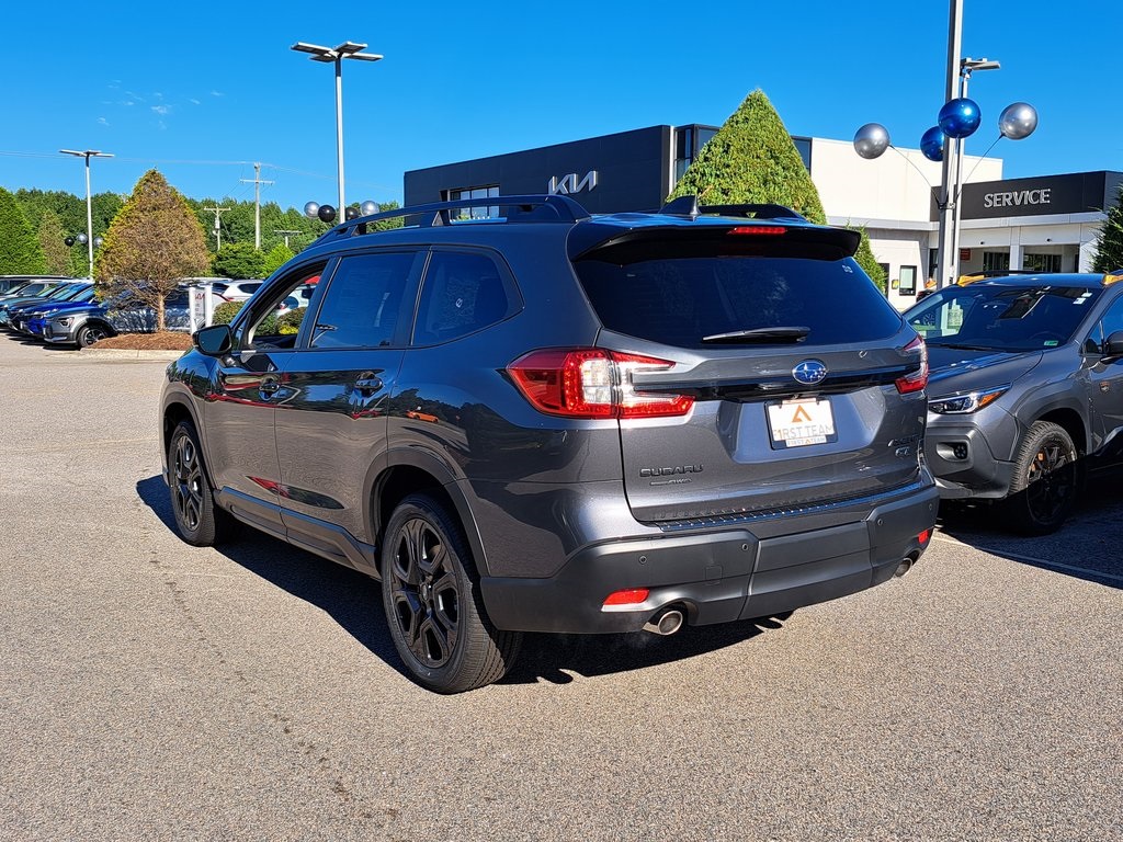 2025 Subaru Ascent Onyx Edition Touring photo 3