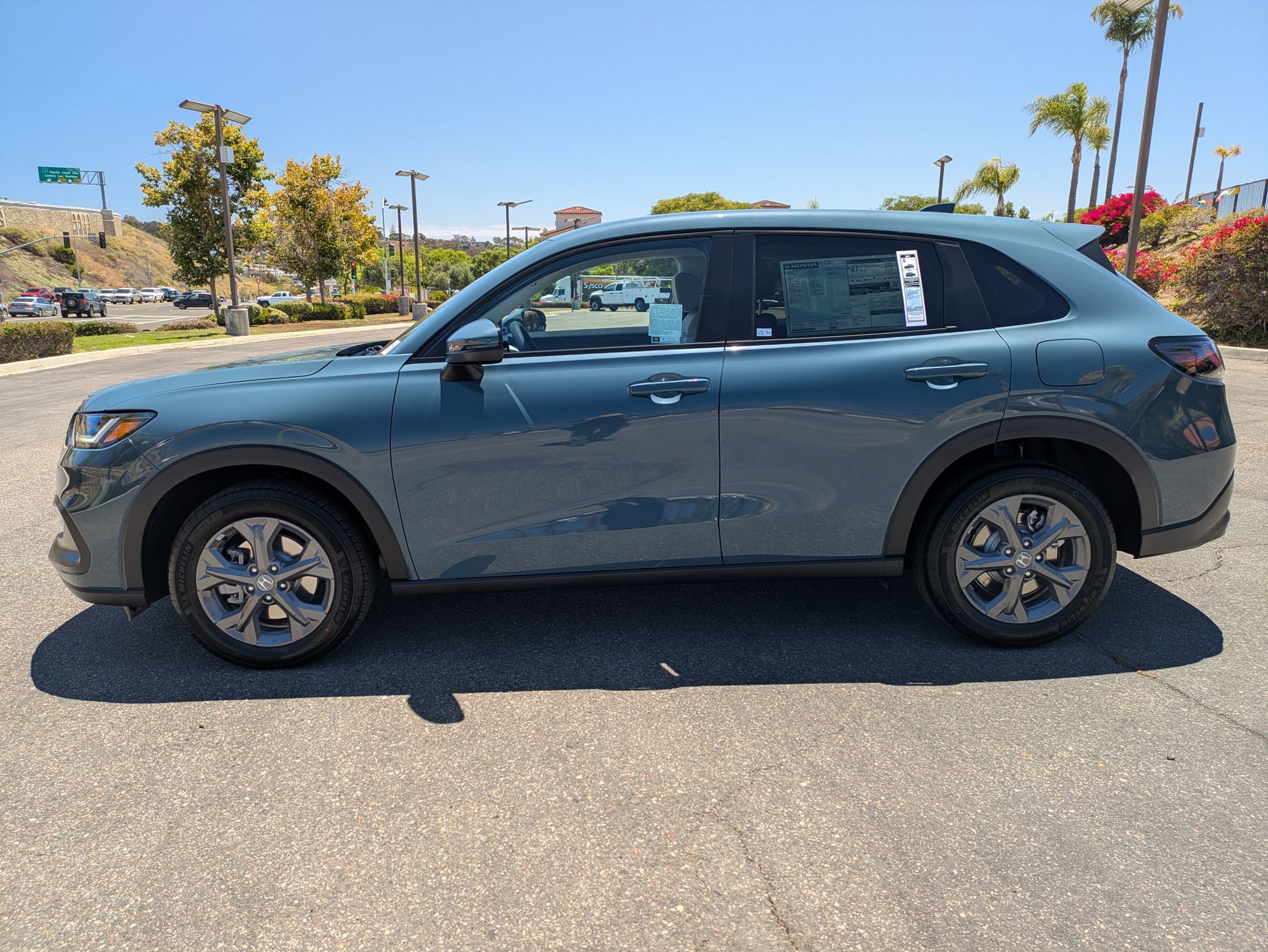 2026 Honda HR-V LX photo 2