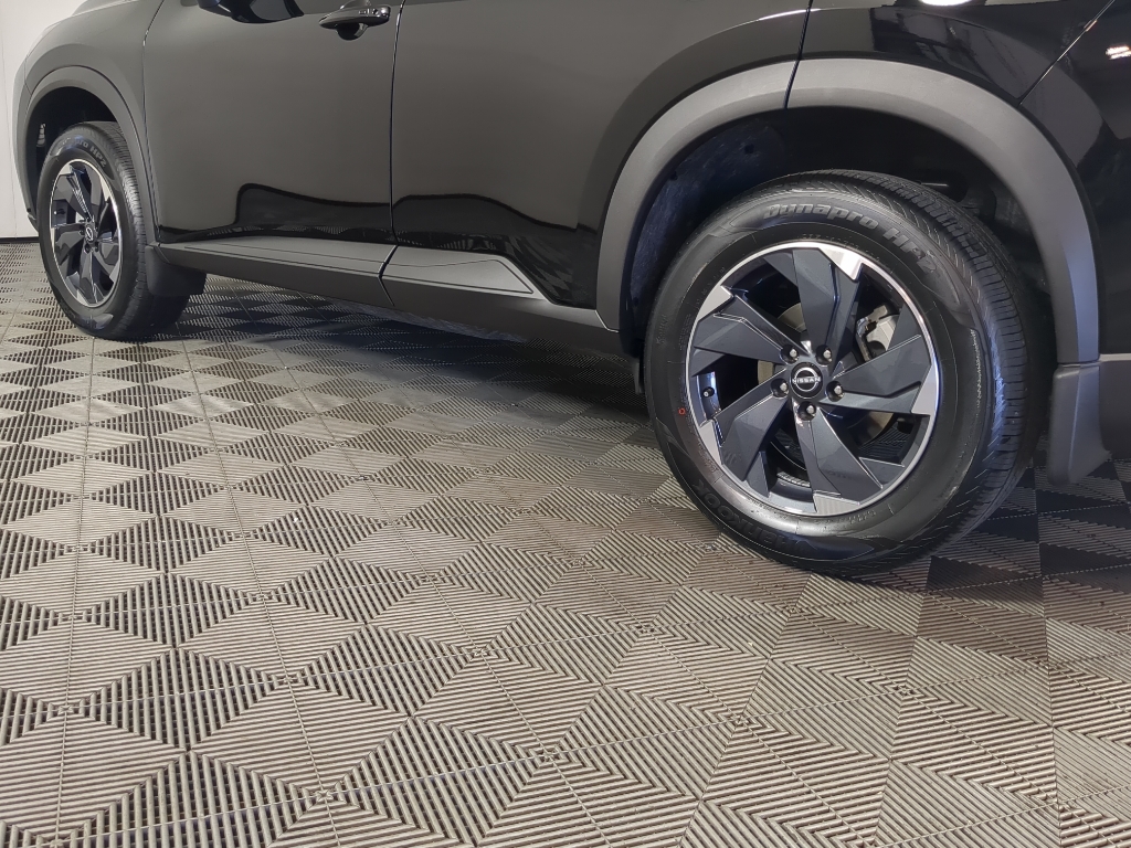 2026 Nissan Rogue SV photo 2