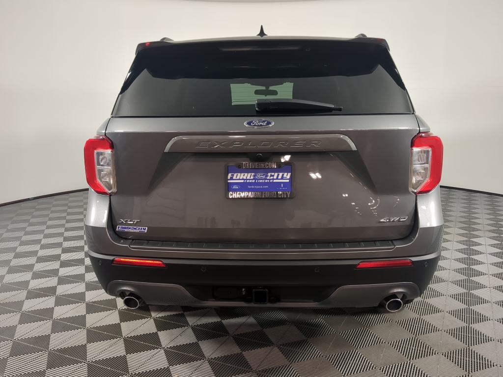 2023 Ford Explorer XLT photo 3