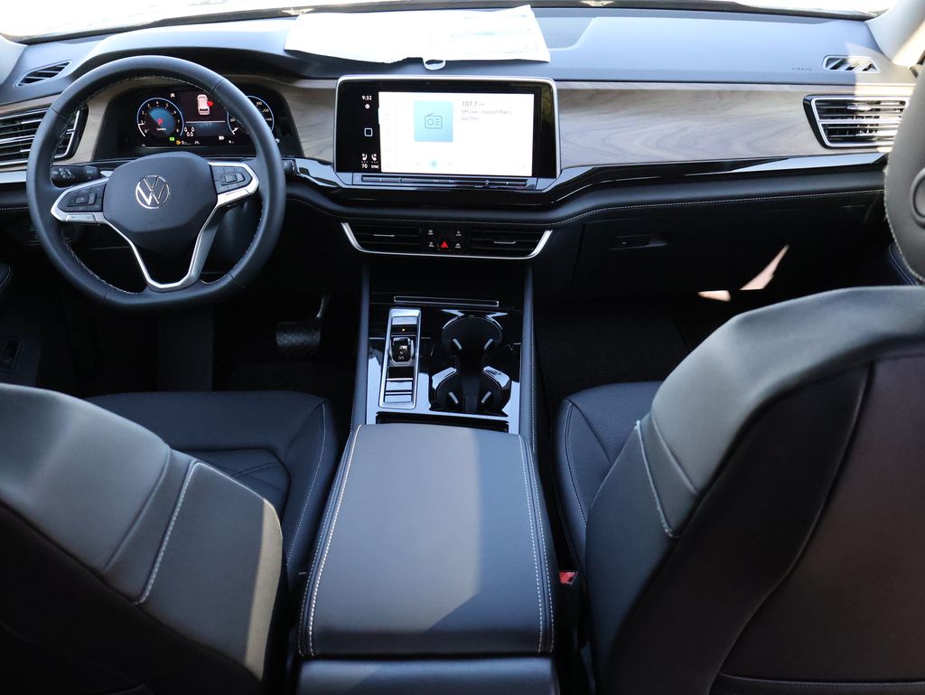 2025 Volkswagen Atlas SE Technology photo 16