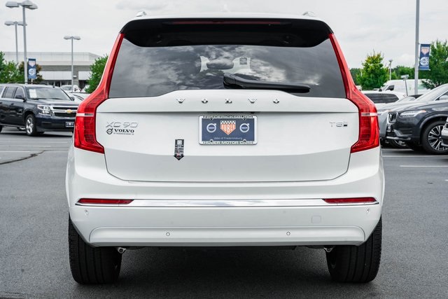 2025 Volvo XC90 T8 photo 2