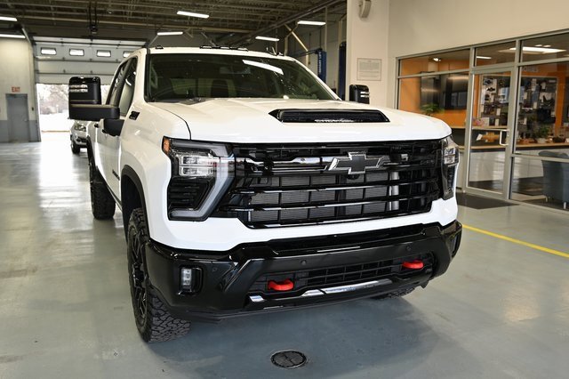 2026 Chevrolet Silverado 2500HD LT photo 3