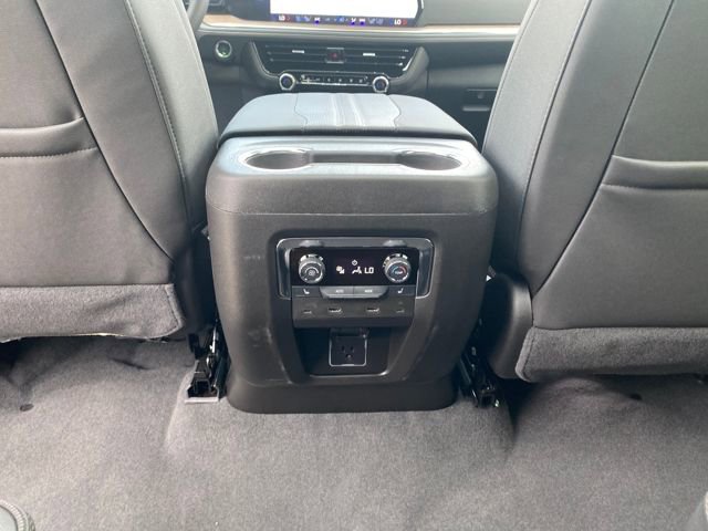 2025 Chevrolet Tahoe High Country photo 18