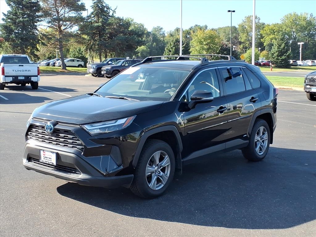 2023 Toyota RAV4 Hybrid XLE photo 4
