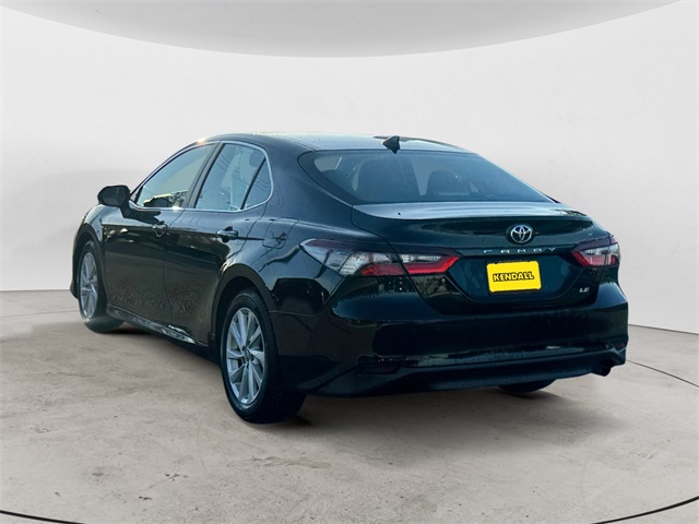 2023 Toyota Camry LE photo 3