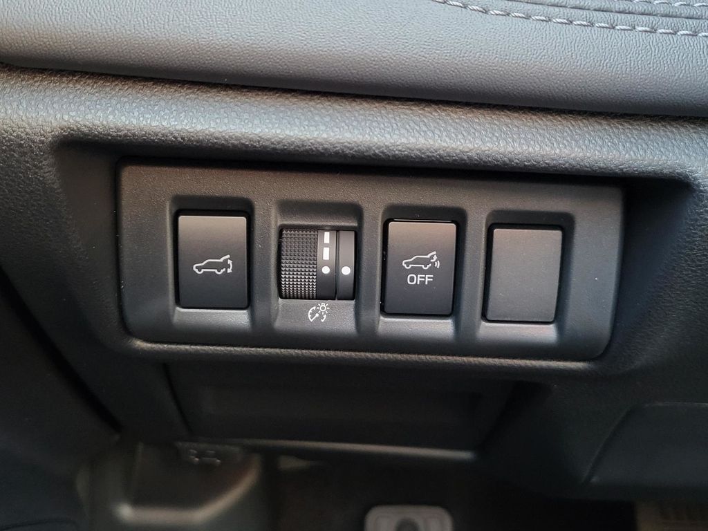 2025 Subaru Outback Touring XT photo 9