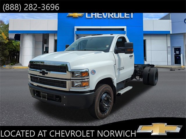 2024 Chevrolet Silverado 4500 Medium Duty Chassis Cab Work Truck's photo