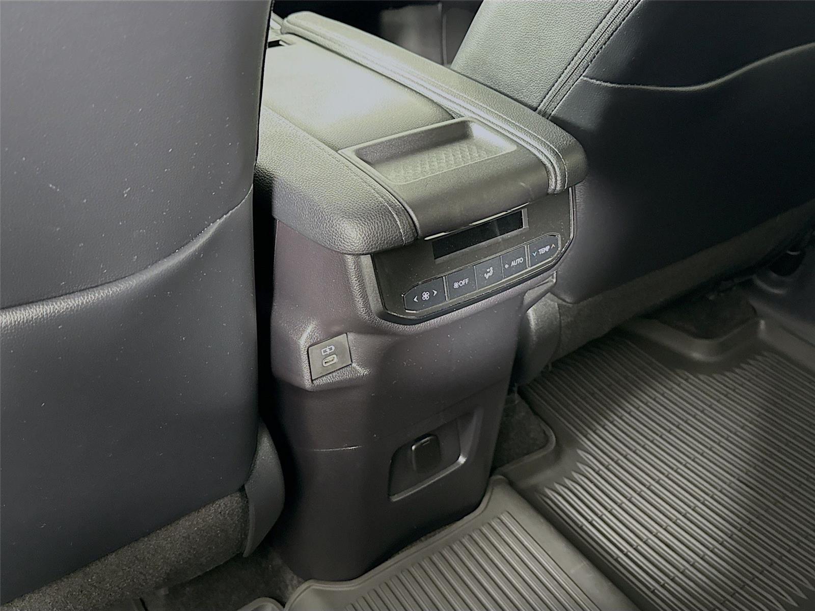 2024 Toyota Grand Highlander XLE photo 35