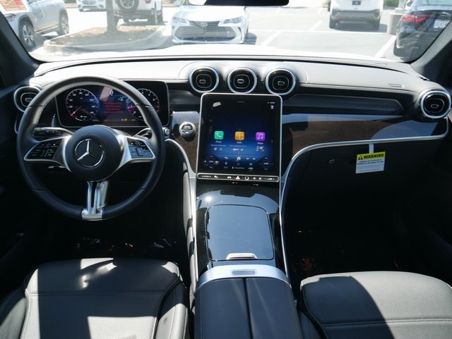 2025 Mercedes Benz GLC 300 photo 7