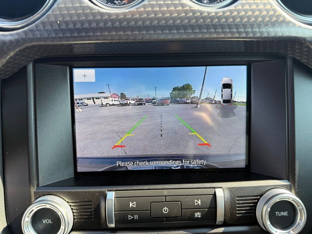 2021 Ford Mustang EcoBoost photo 8