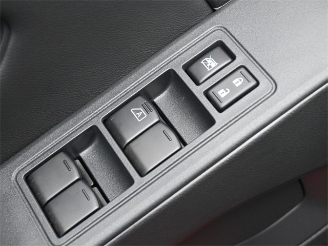2025 Nissan Frontier S photo 13
