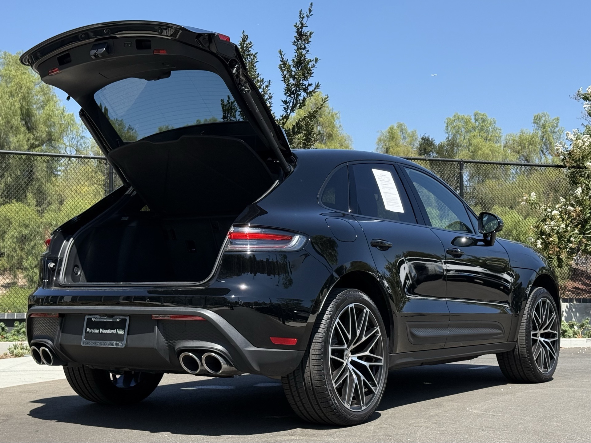 2025 Porsche Macan T photo 29