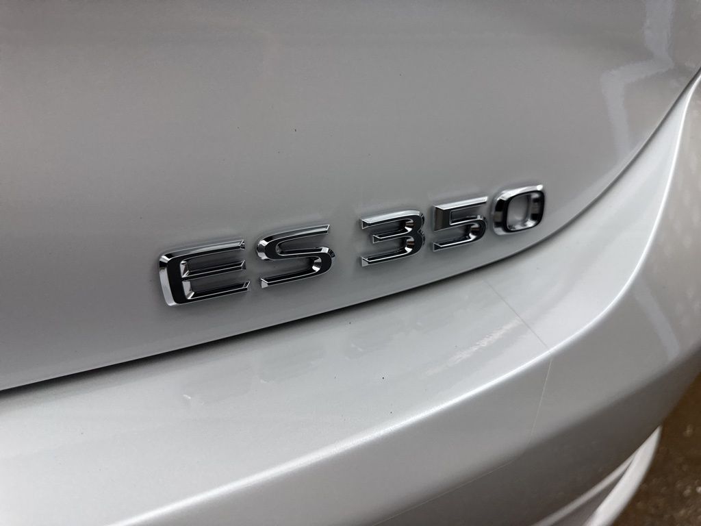 2023 Lexus ES 350 photo 22