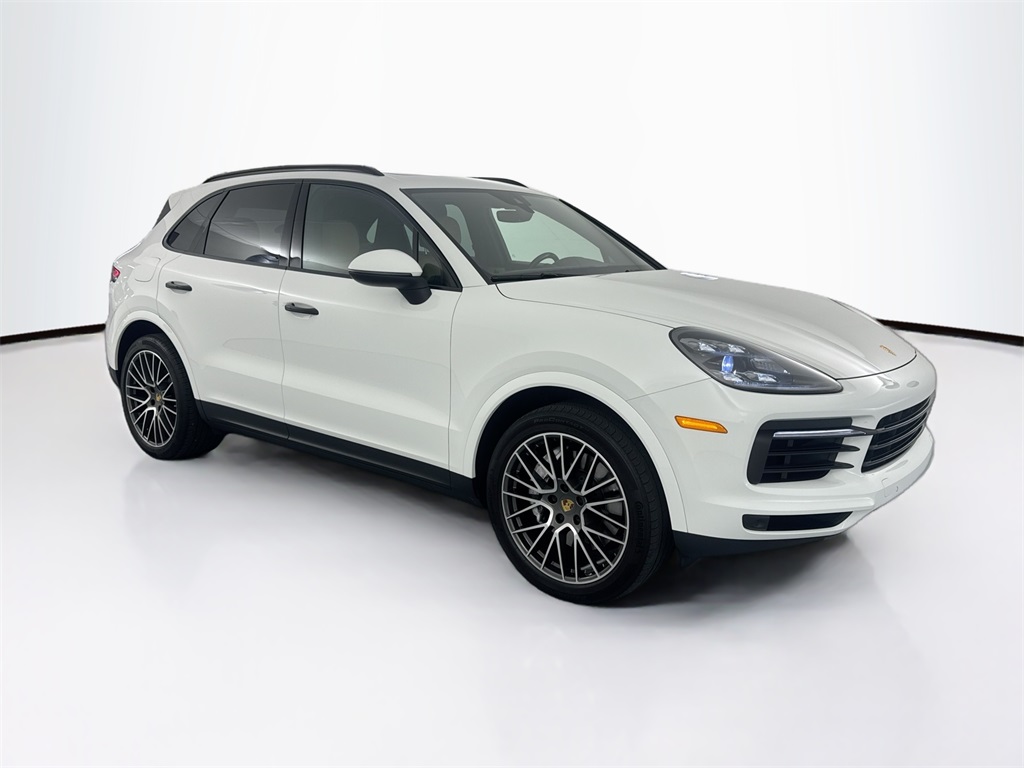 2022 Porsche Cayenne Base photo 2