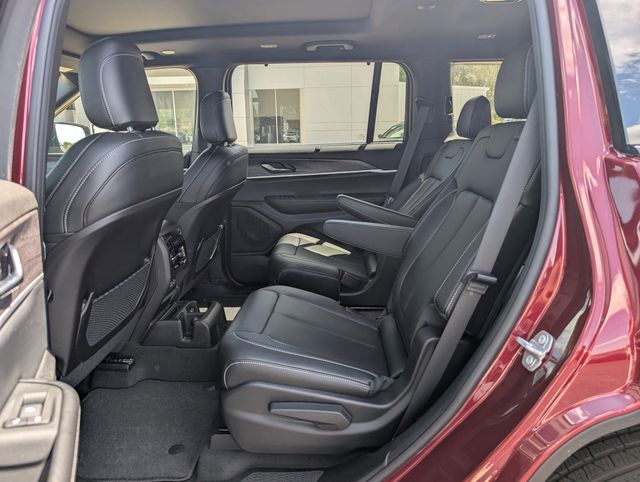 2025 Jeep Grand Cherokee Limited photo 29