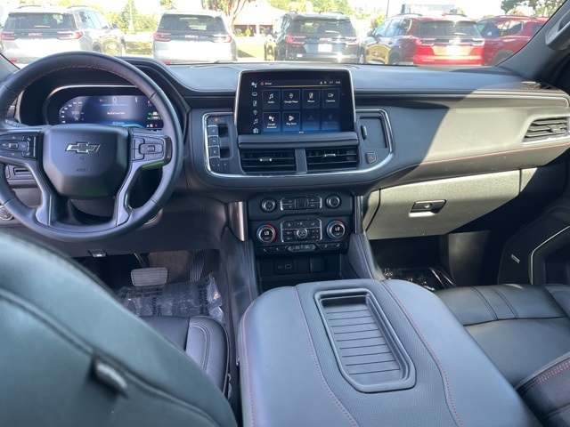 2024 Chevrolet Suburban RST photo 14