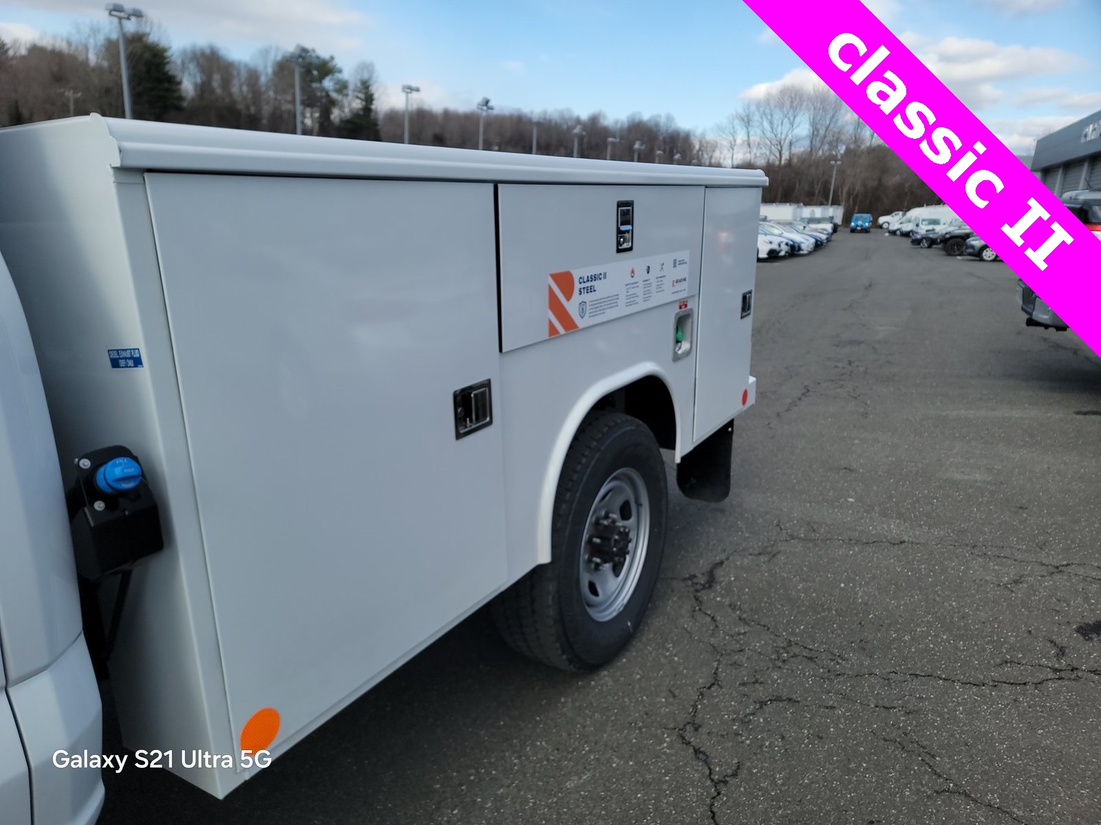 2025 Ford F-350 photo 3