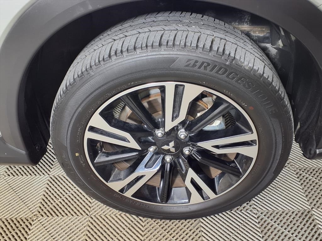 2024 Mitsubishi Eclipse Cross SE photo 8