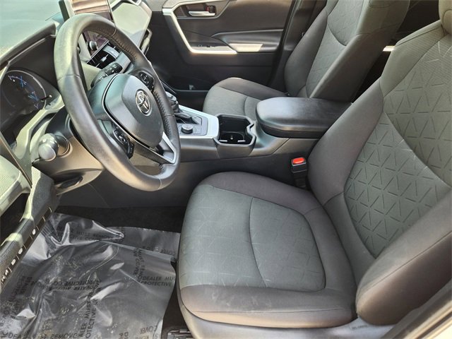 2023 Toyota RAV4 Hybrid XLE photo 10
