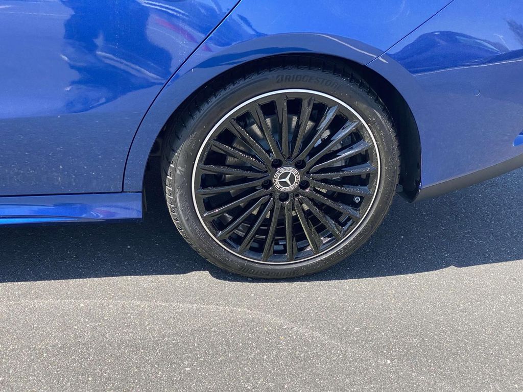 2025 Mercedes Benz CLA 250 photo 9