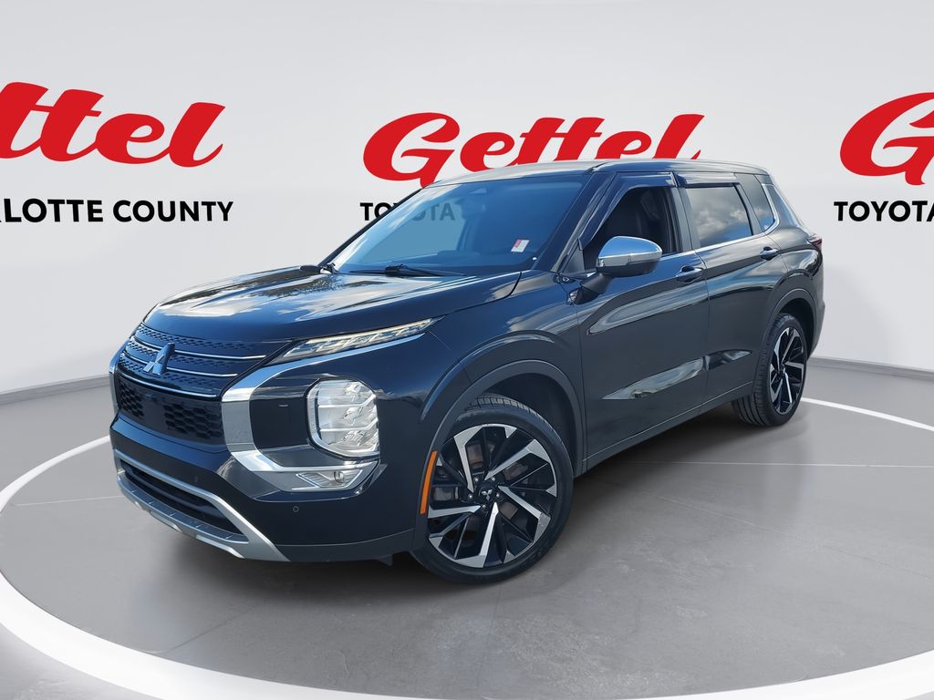 2022 Mitsubishi Outlander SE's photo