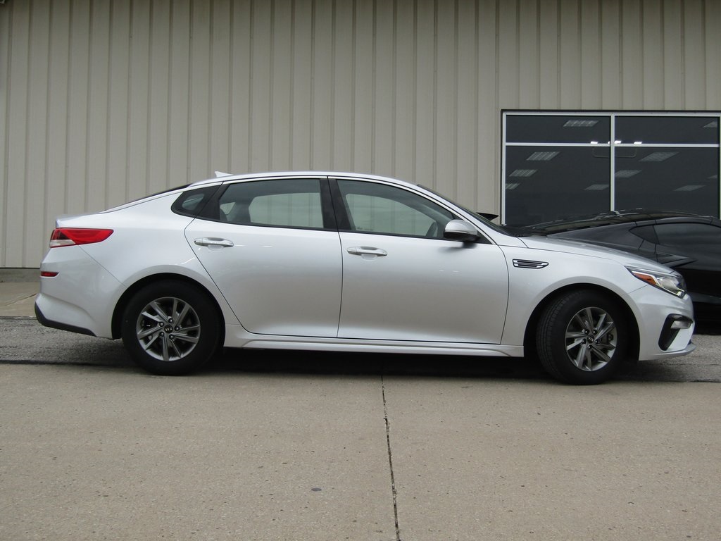 2019 Kia Optima LX photo 2