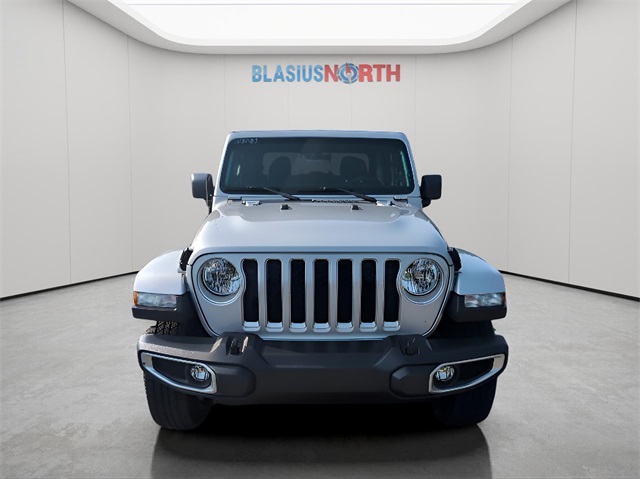 2023 Jeep Gladiator Overland photo 2