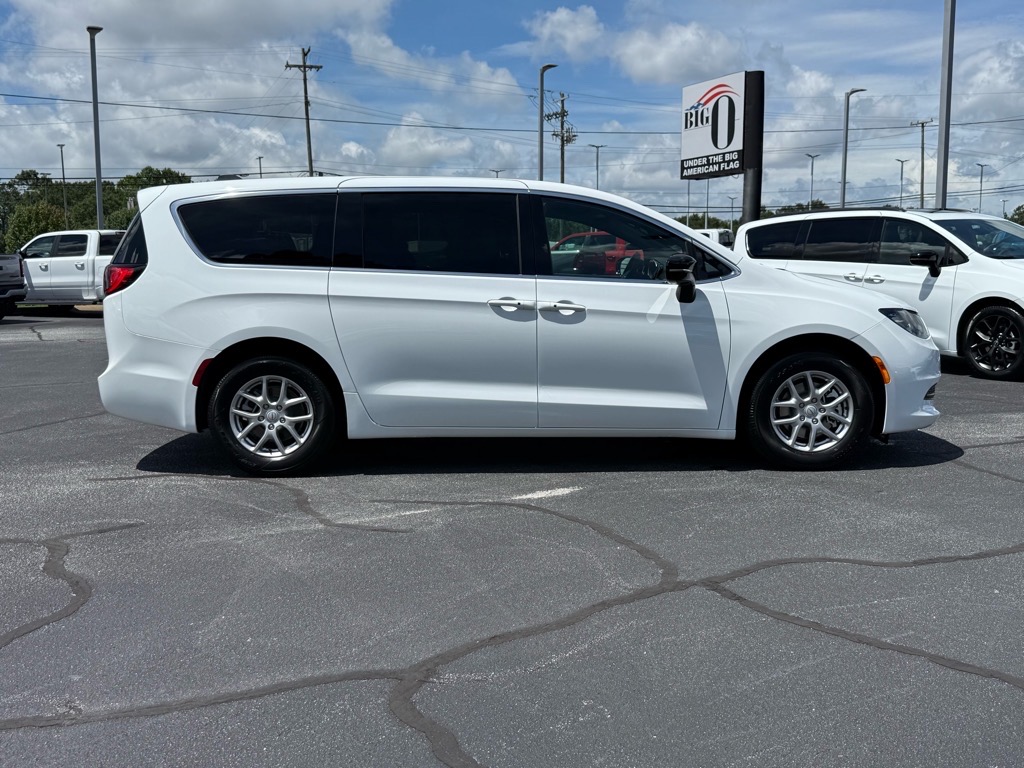 2026 Chrysler Voyager LX photo 2