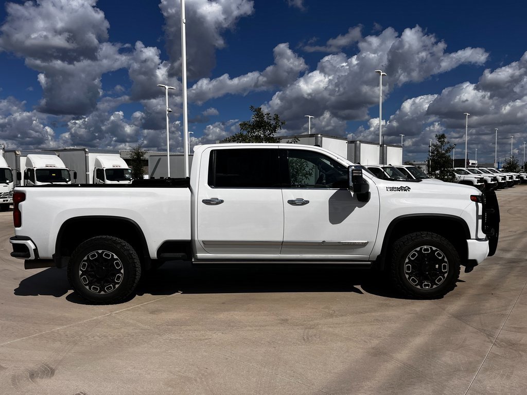 2024 Chevrolet Silverado 2500HD High Country photo 3