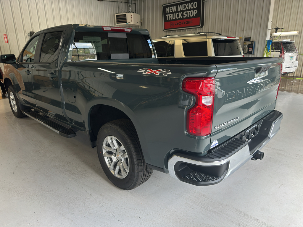 2025 Chevrolet Silverado 1500 LT photo 6