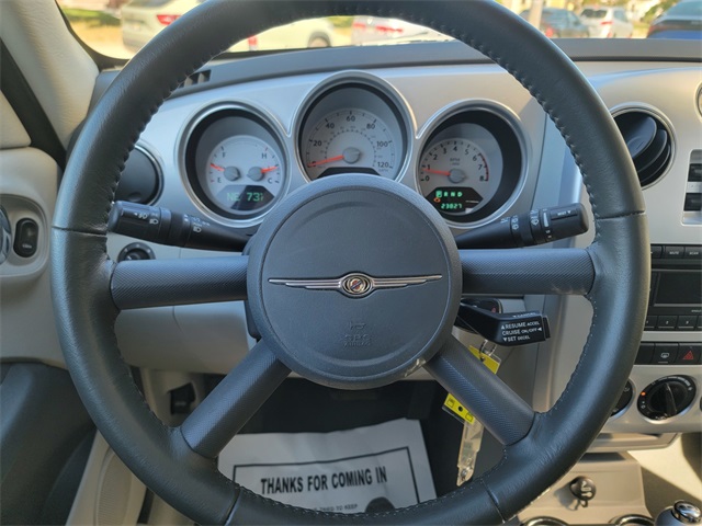 2010 Chrysler PT Cruiser Touring photo 24