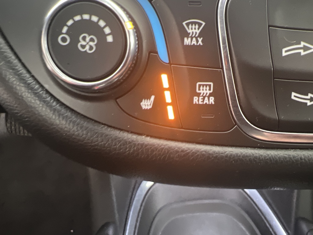 2017 Chevrolet Malibu 1LT photo 13