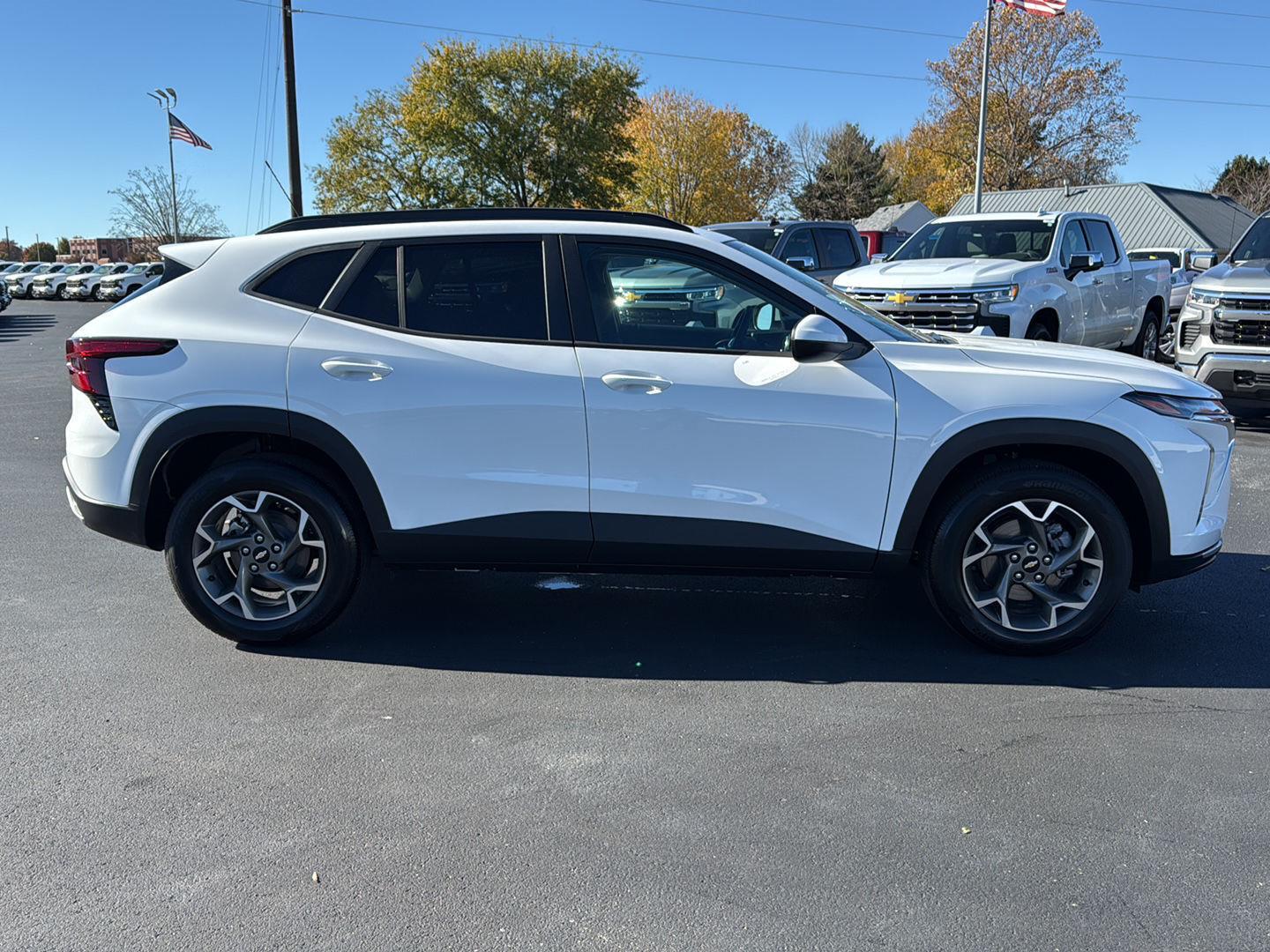 2026 Chevrolet Trax LT photo 4