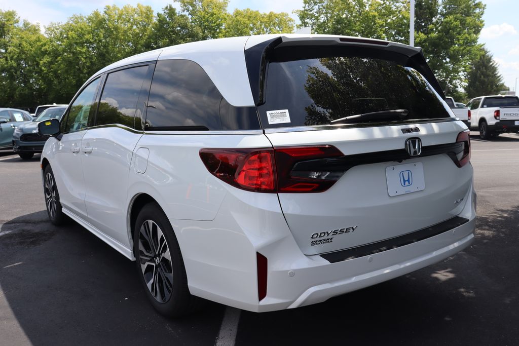 2026 Honda Odyssey Elite photo 2