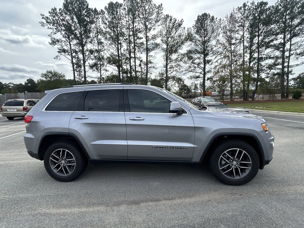 2018 Jeep Grand Cherokee Laredo E photo 2