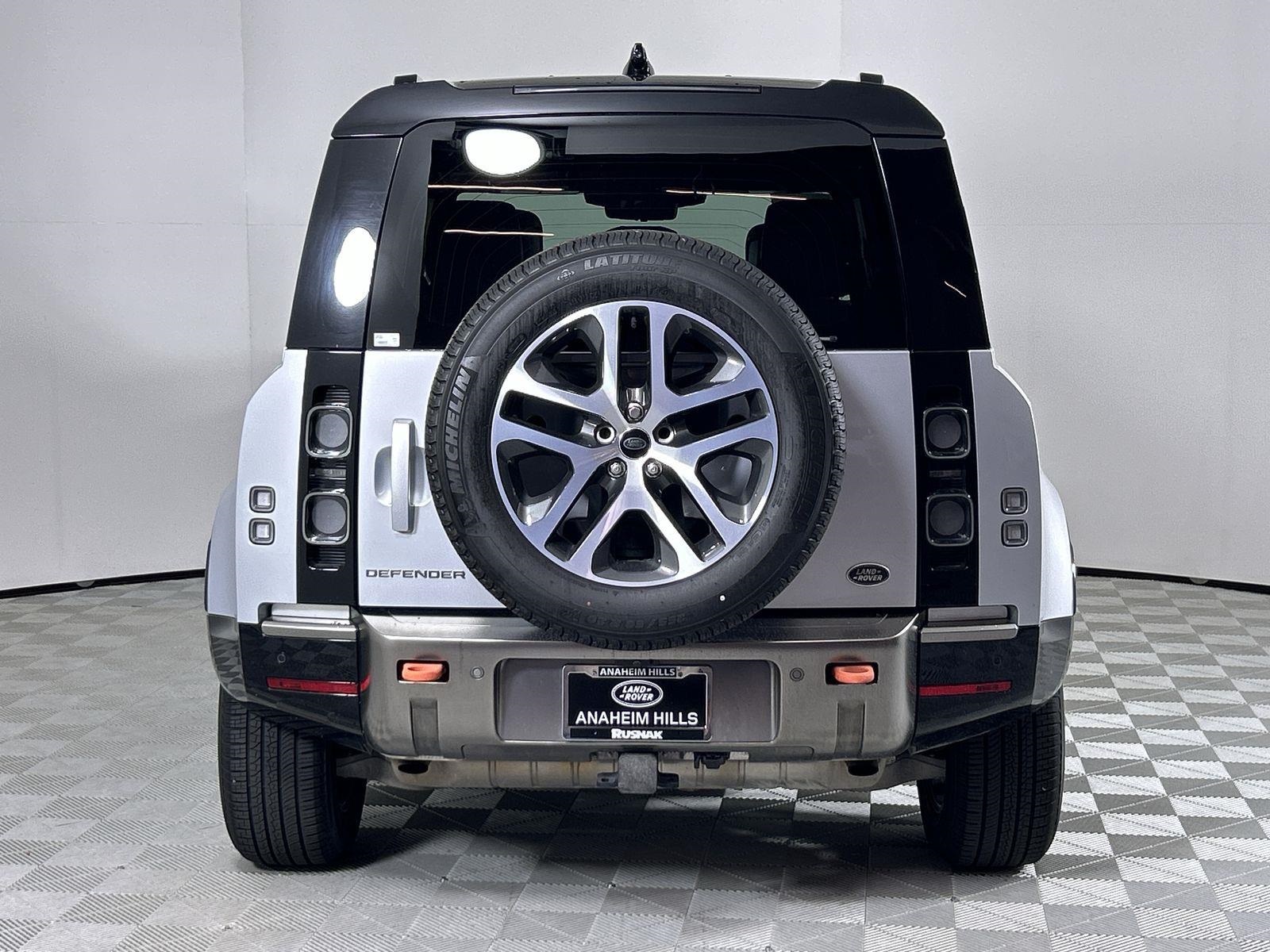 2021 Land Rover Defender 110 photo 4