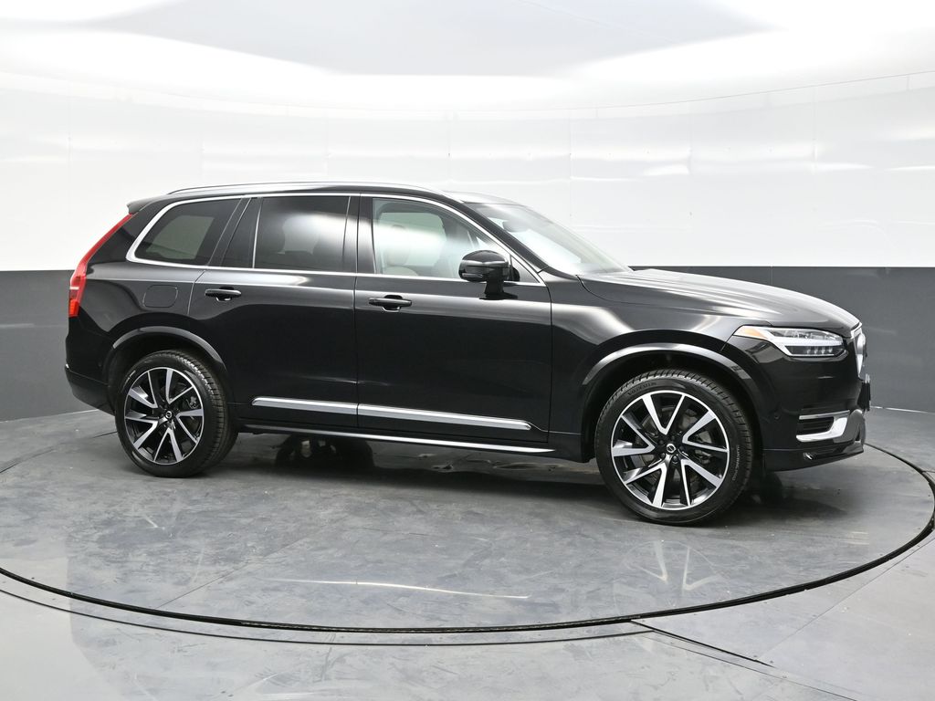 2023 Volvo XC90 Plus photo 3