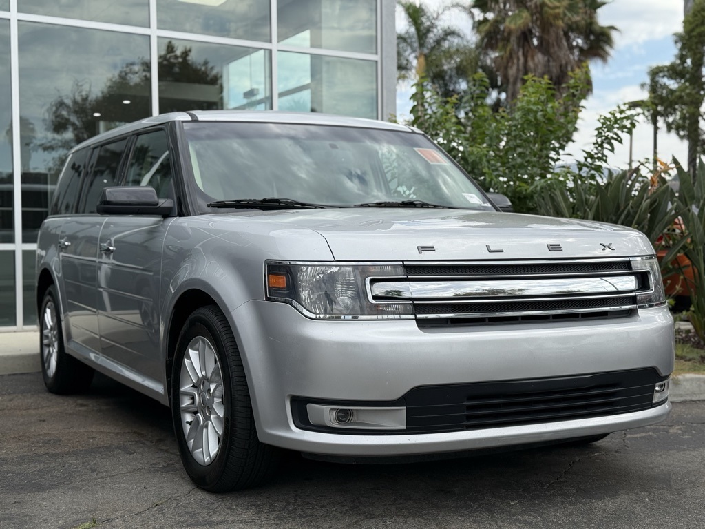 Used 2019 Silver Ford SEL image 1