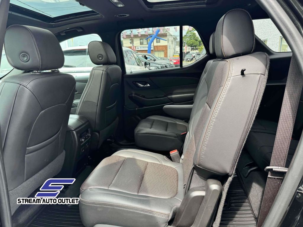 2023 Chevrolet Traverse High Country photo 6
