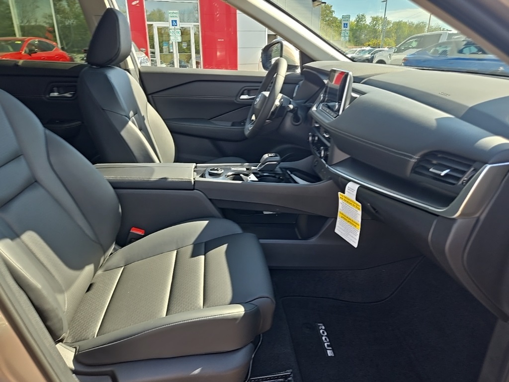 2026 Nissan Rogue SV photo 20