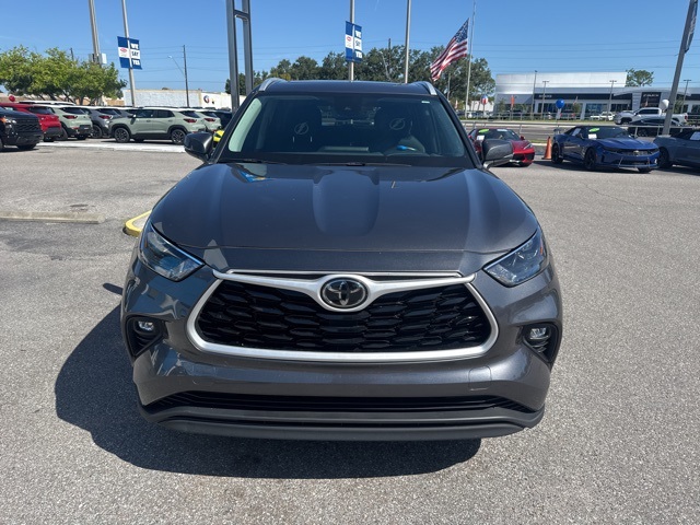 2024 Toyota Highlander LE photo 2