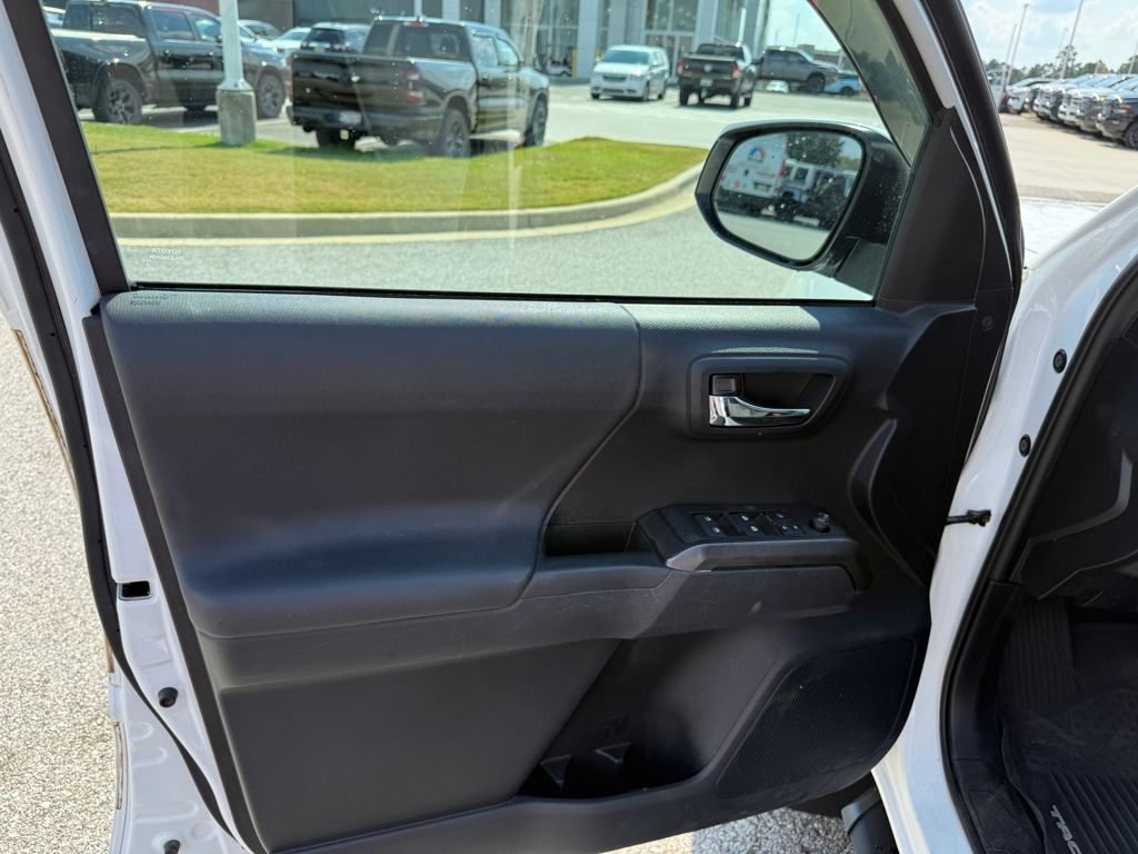 2020 Toyota Tacoma TRD Off-Road photo 9