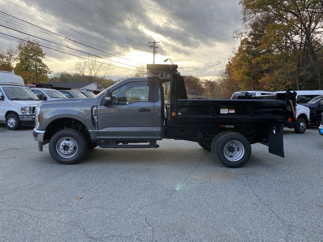 2025 Ford F-350 photo 4